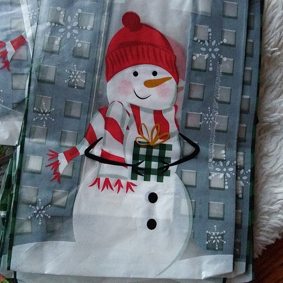 5 sets of 6 plastic loot bags NWT size in photos - Picture 3 of 4